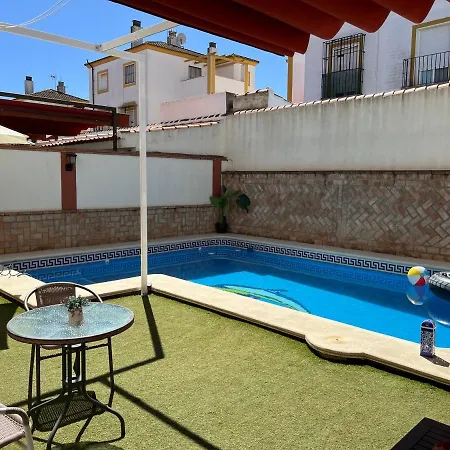 別荘 Casa Con Piscina Cerca De *